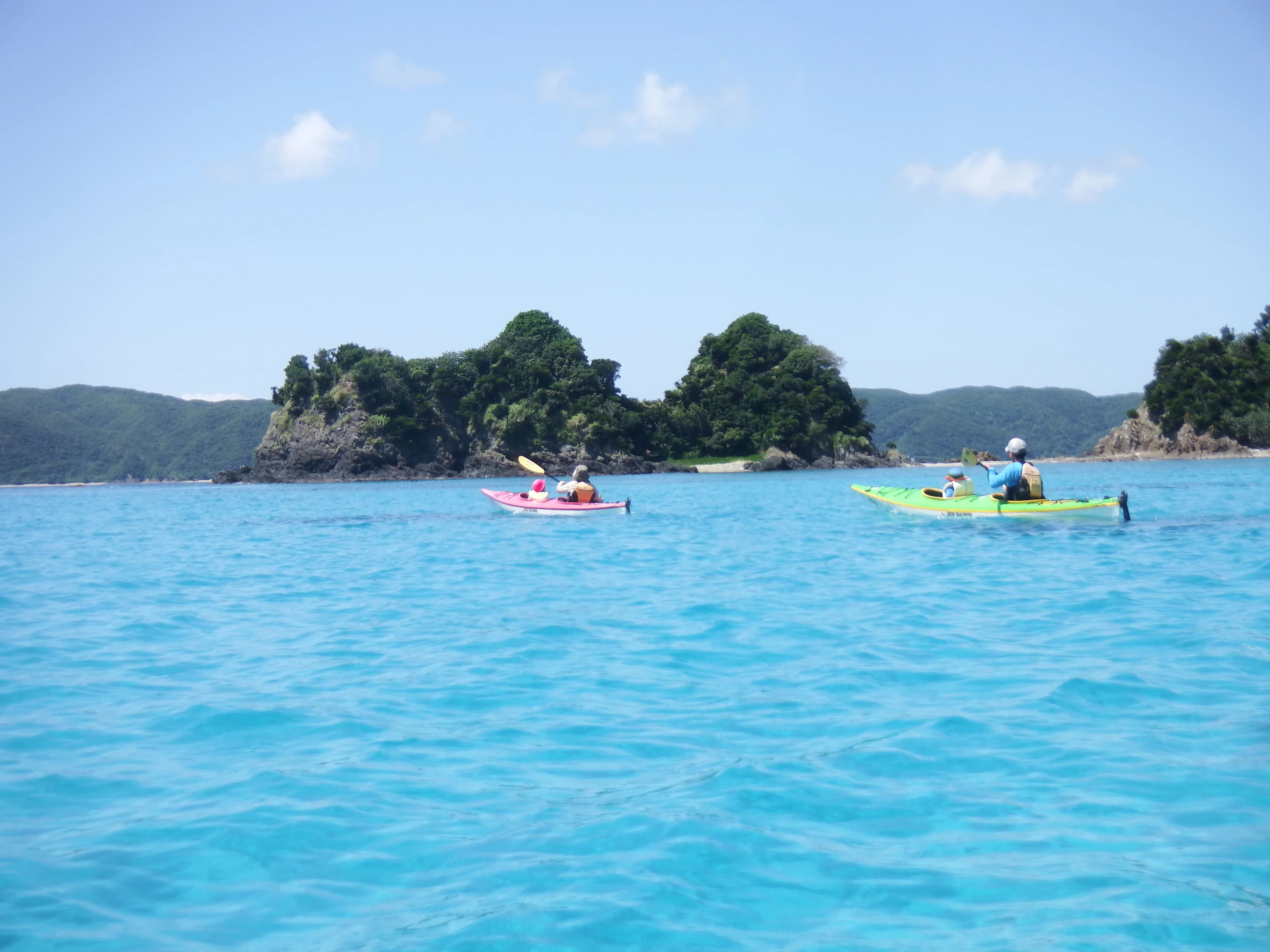 奄美大島でのシーカヤック体験の様子